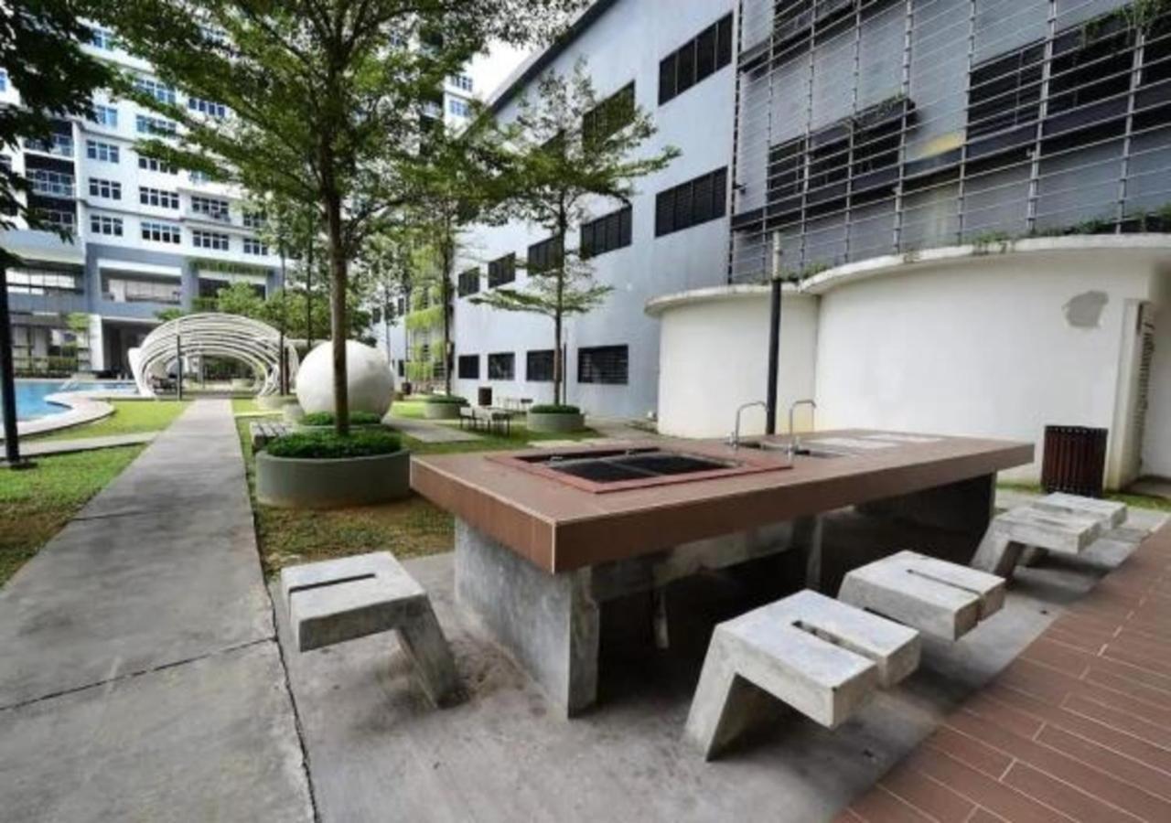 Puchong Skypod Residence, 1-5 Pax Cozy Unit, Walking Distance To Ioi Mall, 10Min Drive To Sunway Luaran gambar